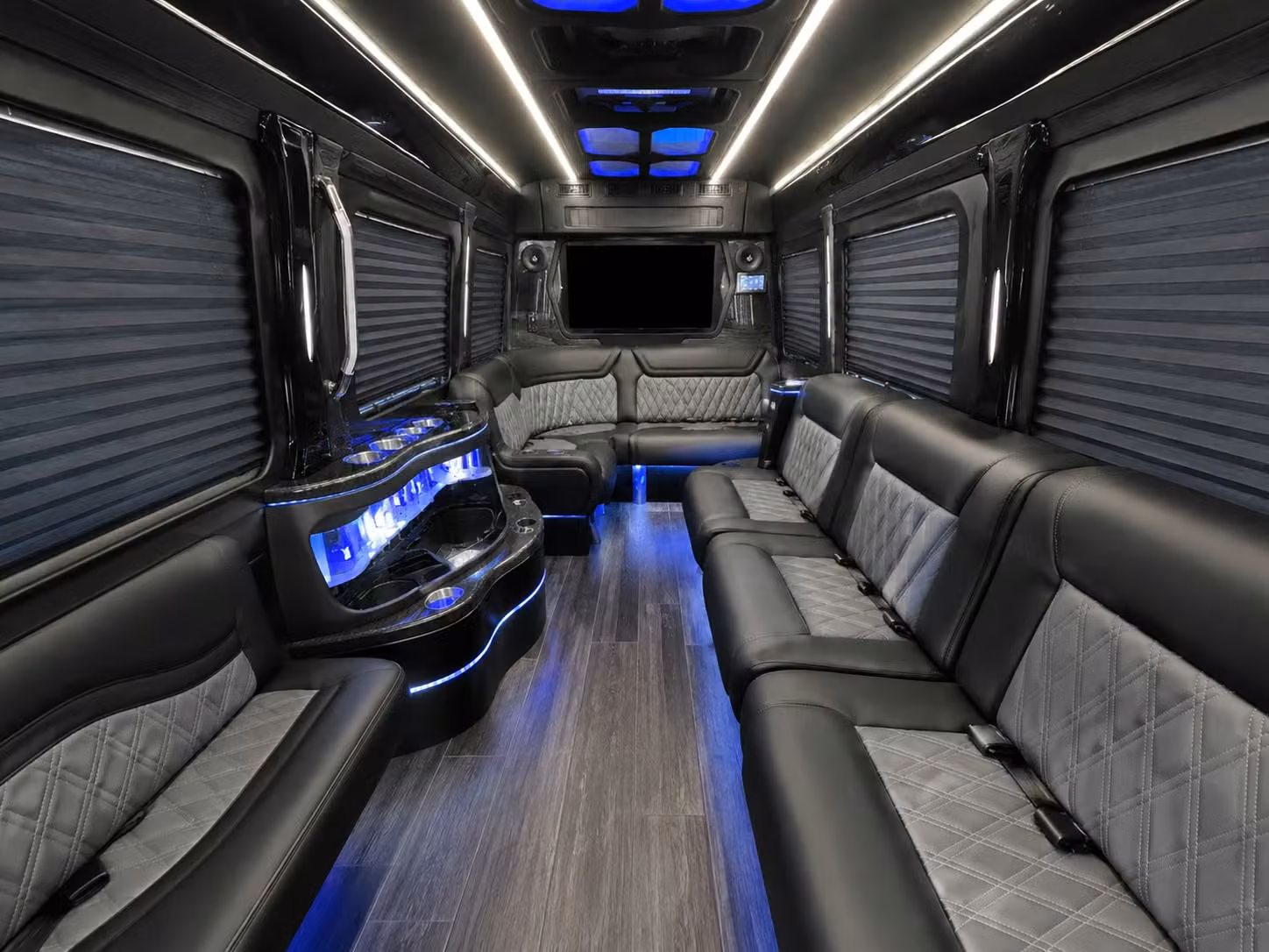 airport transfers and cruise port shuttles for military and government groups