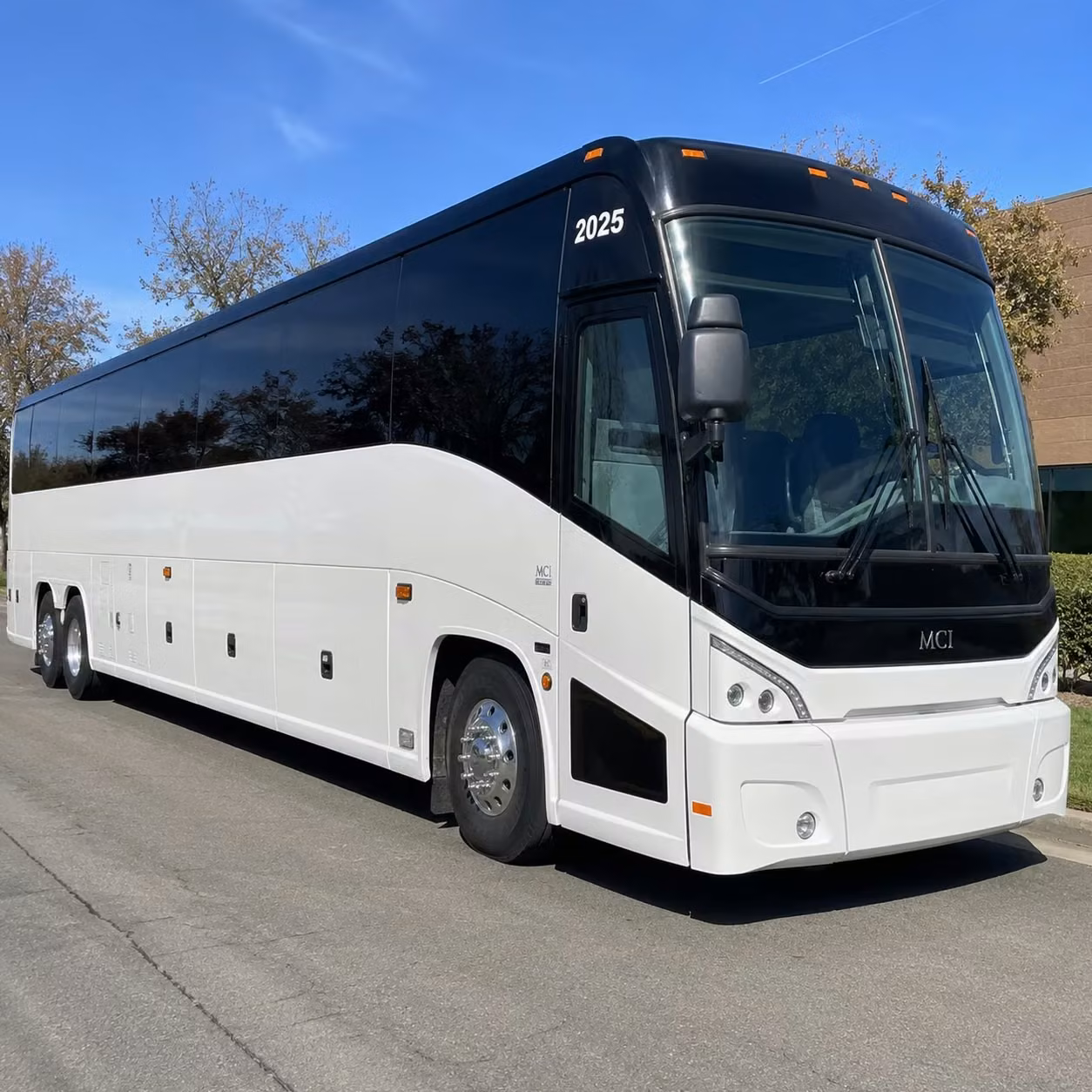 charterbusfortlauderdale com puts more concert bus options in front of you all at once