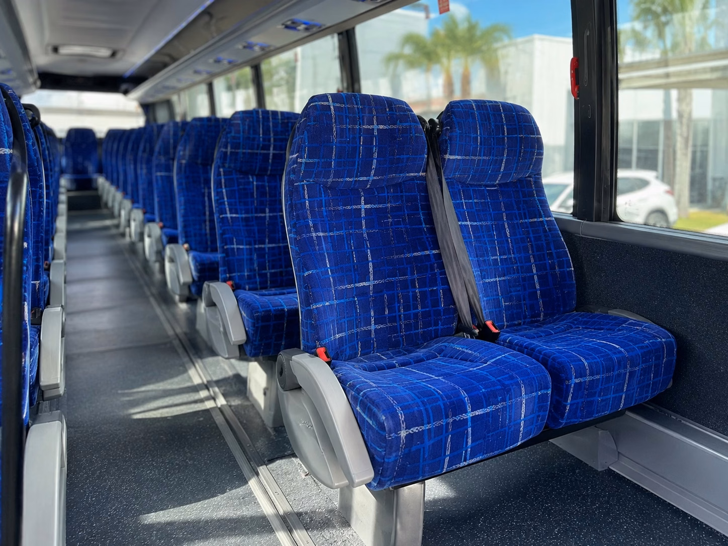 hotel to venue shuttles that keep your wedding weekend running smoothly